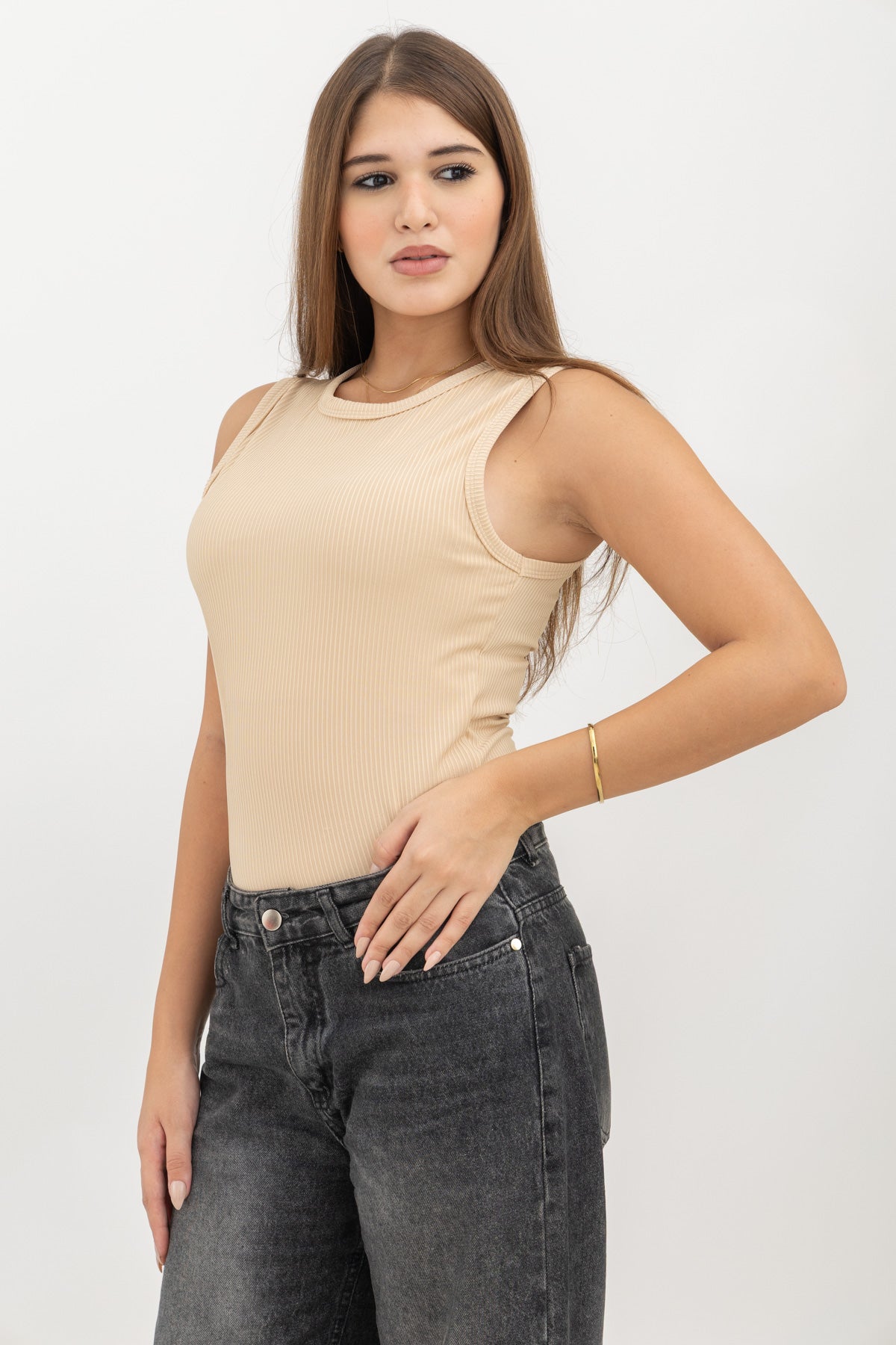 Ribbed Round Neck